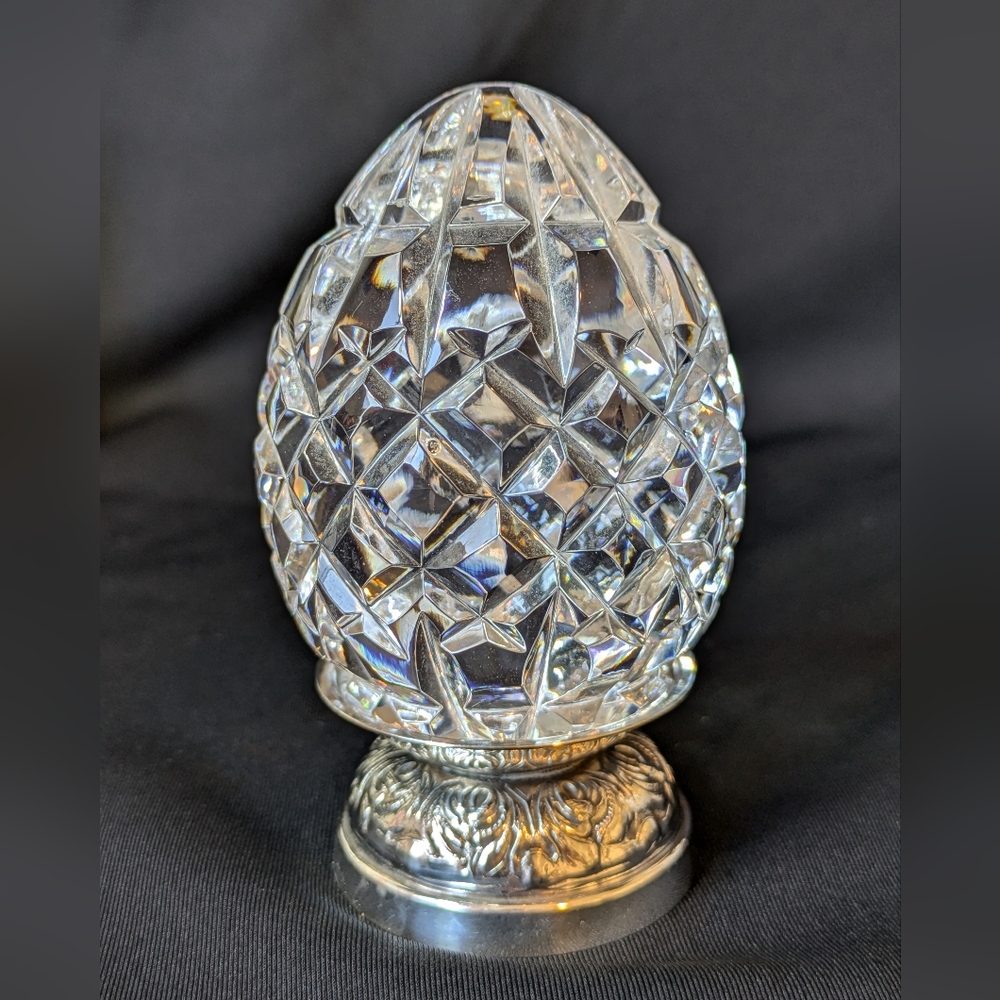 Waterford Crystal Egg 1992 3rd Edition.